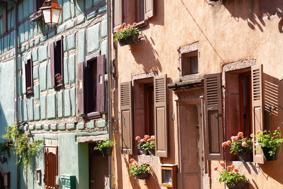 Maisons à colombages fleuries de Riquewihr en Alsace