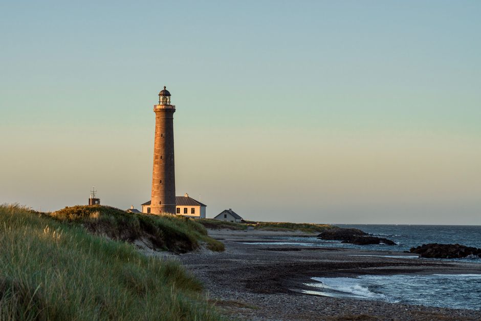 Phare de Skagen au coucher du soleil sur la mer du Nord